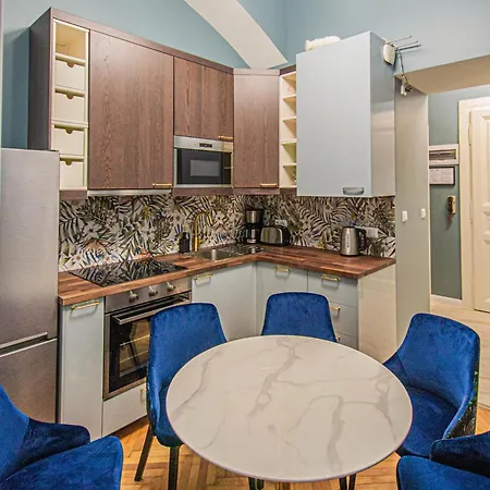 Apartment 4bdr Old Town Flat By Church Of St Anne Prague