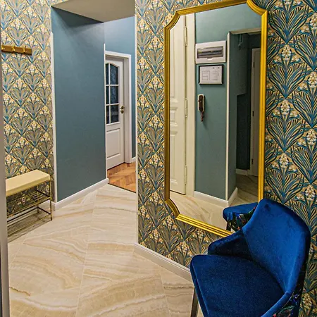 4bdr Old Town Flat By Church Of St Anne * Prague