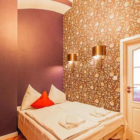 4bdr Old Town Flat By Church Of St Anne Prague