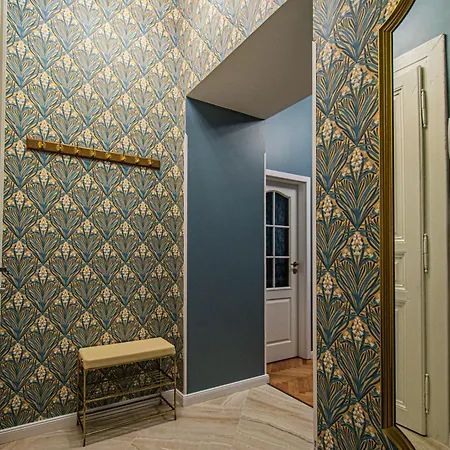 4bdr Old Town Flat By Church Of St Anne דירה *