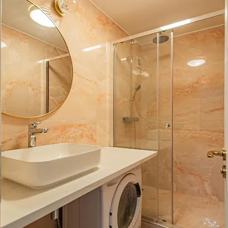 Apartment 4bdr Old Town Flat By Church Of St Anne
