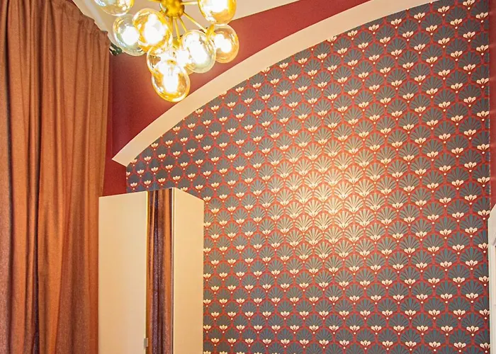4bdr Old Town Flat By Church Of St Anne