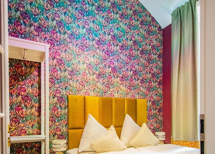 4bdr Old Town Flat By Church Of St Anne * Praha
