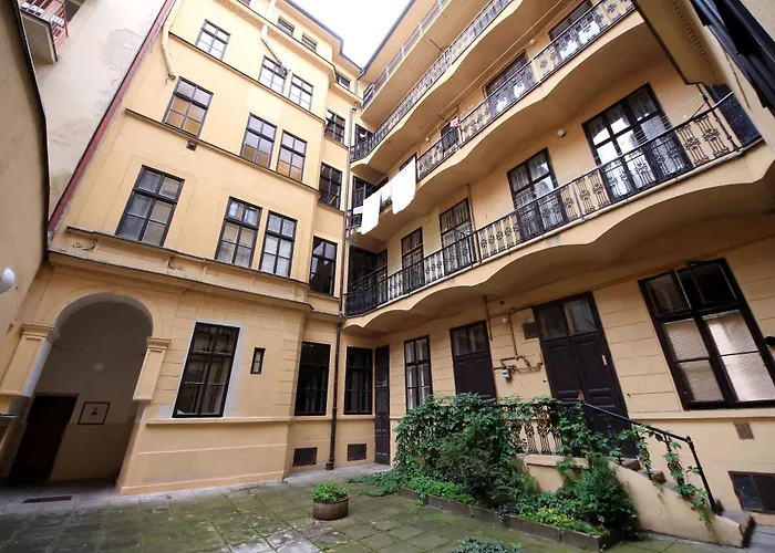 4bdr Old Town Flat By Church Of St Anne Apartmán *